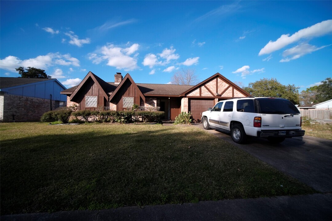 12510 Bexley Dr in Houston, TX - Building Photo