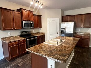 214 Brooklet Cir in St. Marys, GA - Building Photo - Building Photo