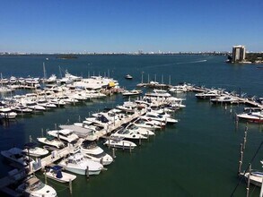 555 NE 15th St in Miami, FL - Building Photo - Building Photo