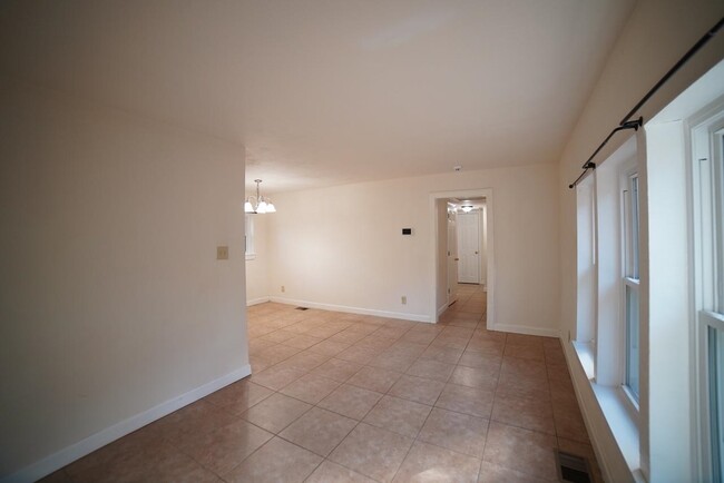 2231 Dozier Dr in Tallahassee, FL - Building Photo - Building Photo