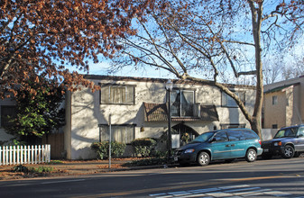 2311 N St in Sacramento, CA - Building Photo - Building Photo