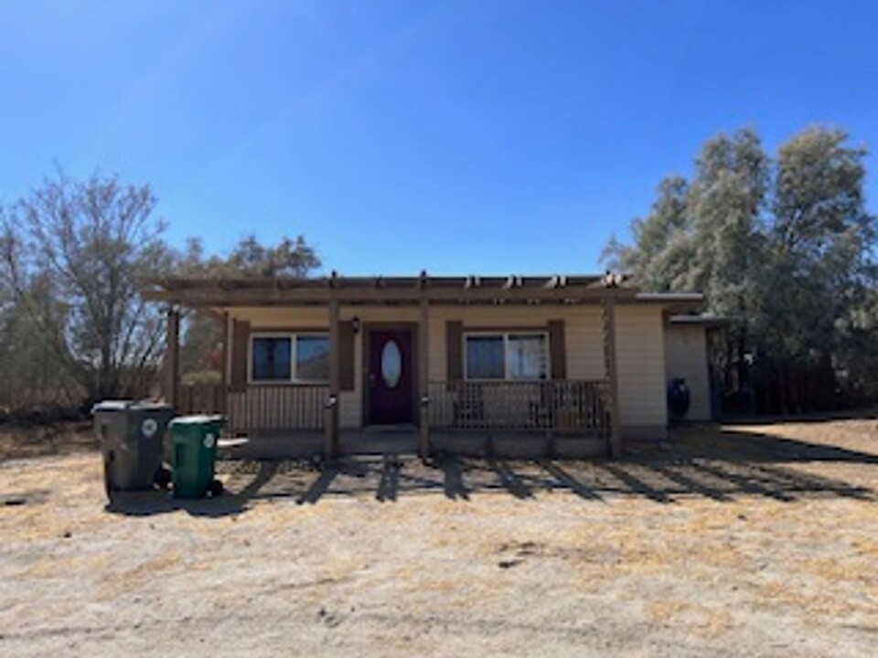 9194 Navajo Trail in Morongo Valley, CA - Building Photo