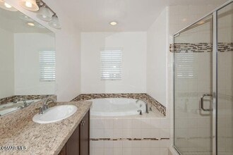 32 Secret Hollow Ln in Thousand Oaks, CA - Building Photo - Building Photo