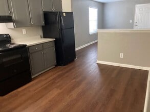 1164 Meadowview Dr in Gallatin, TN - Building Photo - Building Photo