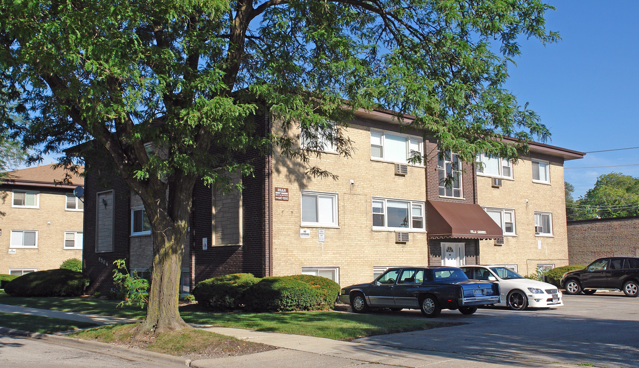 Village of Sanibel in Lyons, IL - Building Photo