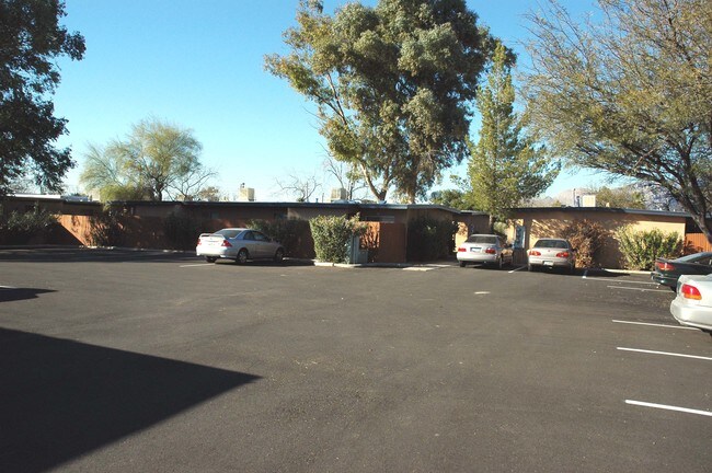 Water Street Townhomes in Tucson, AZ - Building Photo - Building Photo