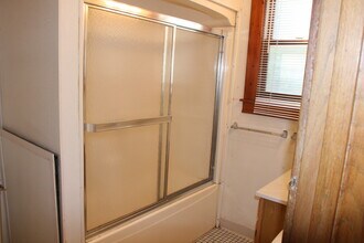1014 17th Ave SE, Unit 1 in Minneapolis, MN - Building Photo - Building Photo
