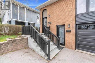 1305 Consort Crescent in Burlington, ON - Building Photo - Building Photo