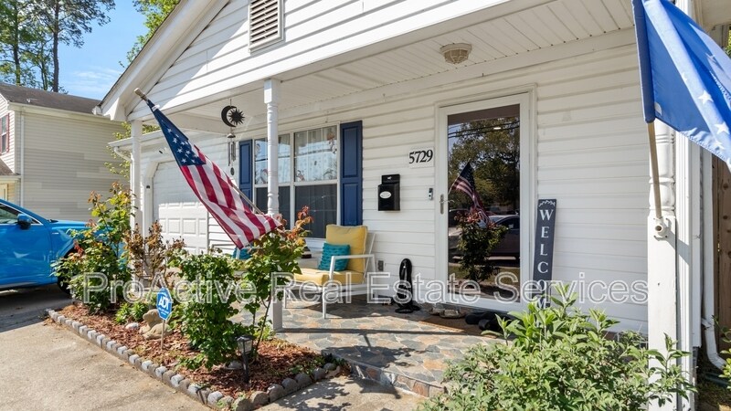 5729 Marshall Ave in Newport News, VA - Building Photo