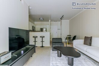 700 Agnew Rd in Santa Clara, CA - Building Photo - Building Photo