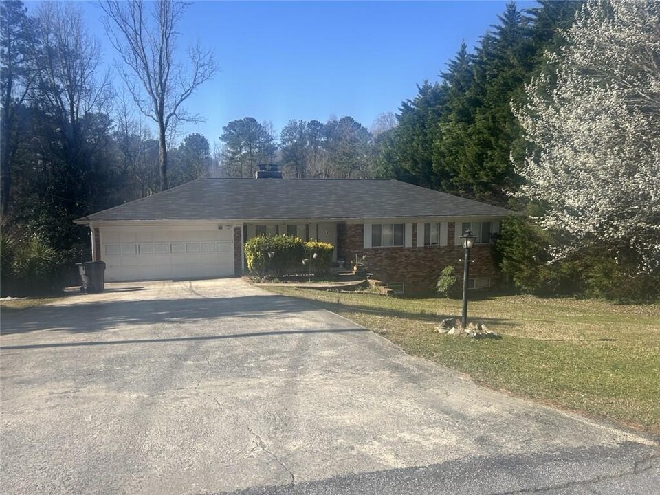 3364 Canary Lake Dr NW in Duluth, GA - Building Photo