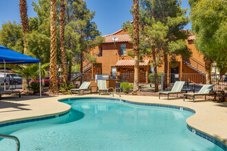 Villa Del Rio Apartments in Las Vegas, NV - Foto de edificio - Building Photo