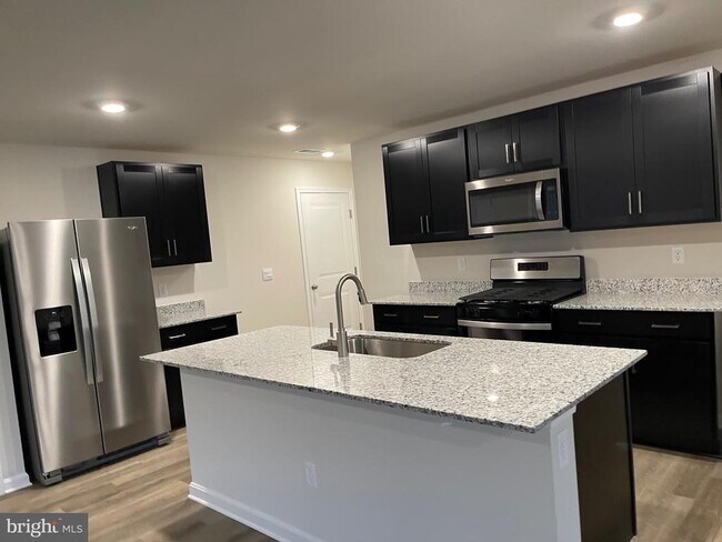 108 Charing Cross Dr in Stephens City, VA - Building Photo - Building Photo