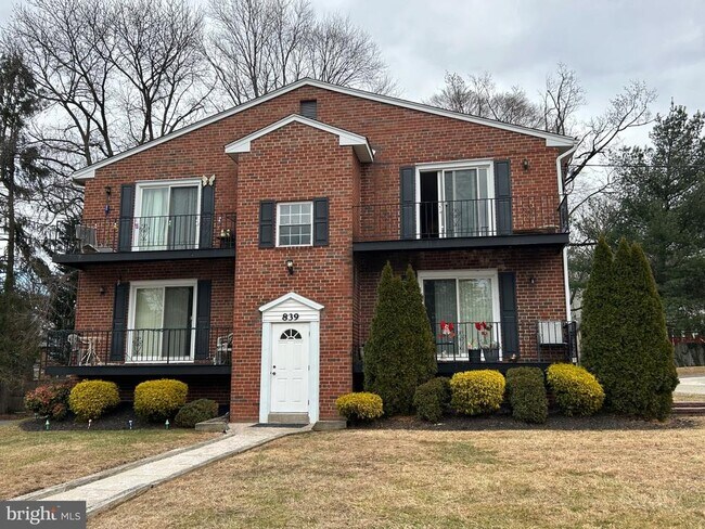 839 Garrett Rd in Springfield, PA - Building Photo - Building Photo