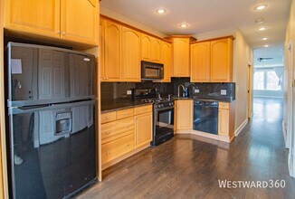 3343 N Springfield Ave in Chicago, IL - Building Photo - Building Photo