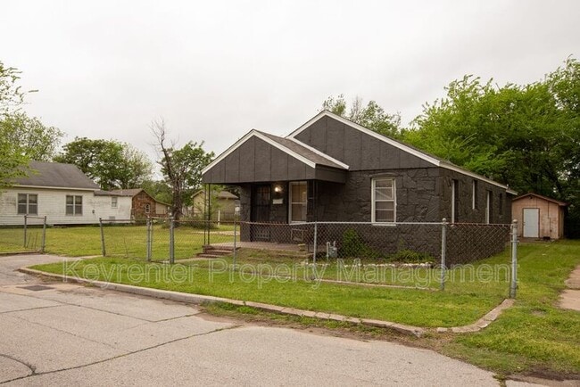 property at 526 S 39th W Ave