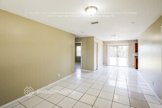 1672 W Breezy Ln in West Palm Beach, FL - Building Photo - Building Photo