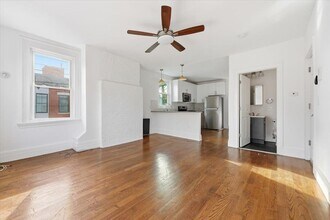 76 Bowers St in Jersey City, NJ - Building Photo - Building Photo