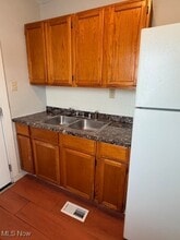 990 Kelly Ave in Akron, OH - Building Photo - Building Photo