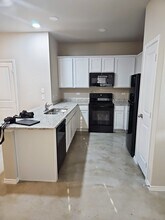 7239 Converse Ridge Ln, Unit 102 in Windcrest, TX - Foto de edificio - Building Photo