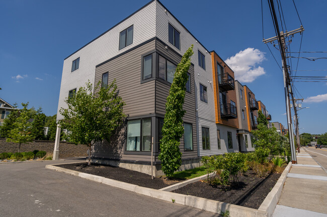 405 Pleasant Street in Watertown, MA - Building Photo - Building Photo