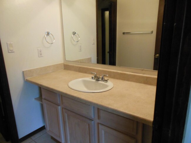 11600 Candelaria Rd NE in Albuquerque, NM - Foto de edificio - Building Photo