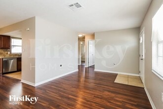 8241 Hixton Dr in Port Richey, FL - Building Photo - Building Photo