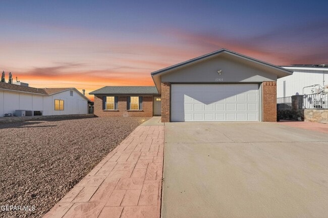 1265 Southwestern Dr in El Paso, TX - Building Photo - Building Photo