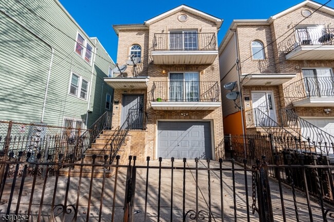 355 New St in Newark, NJ - Building Photo - Building Photo