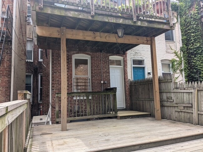2747 Maryland Ave, Unit 2 in Baltimore, MD - Building Photo - Building Photo