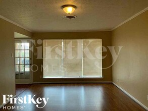 4210 Augusta Dr in Garland, TX - Building Photo - Building Photo