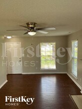 4215 Suttle Pl, Unit 313 in Matthews, NC - Foto de edificio - Building Photo