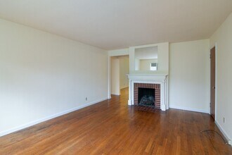 203 Loraine Ave-Unit -203 2 in Cincinnati, OH - Building Photo - Building Photo