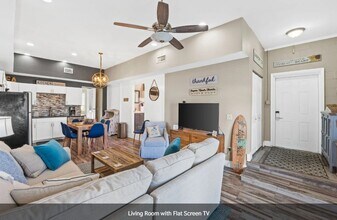 204 Carol Pl in Panama City Beach, FL - Building Photo - Building Photo