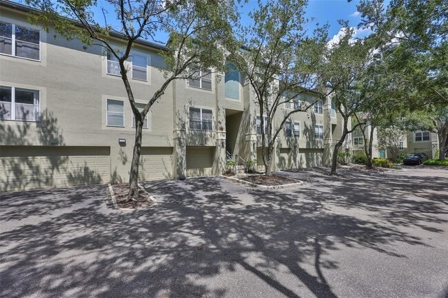 606 Masthead Ct in Tampa, FL - Foto de edificio - Building Photo