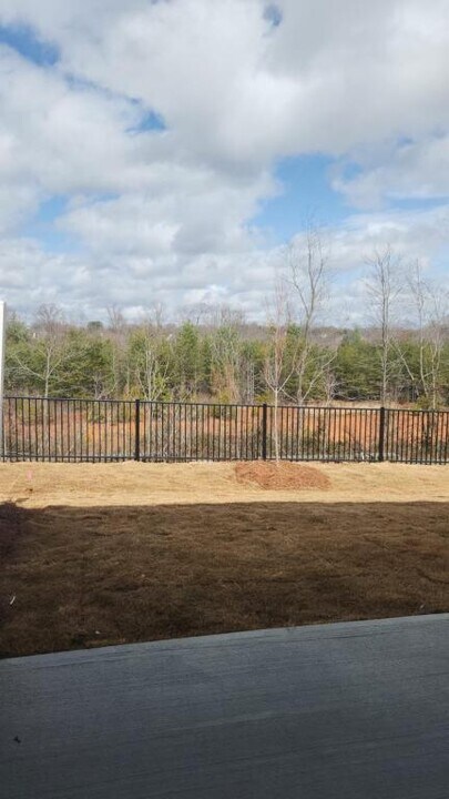 1379 Amberview Ln in Kernersville, NC - Building Photo