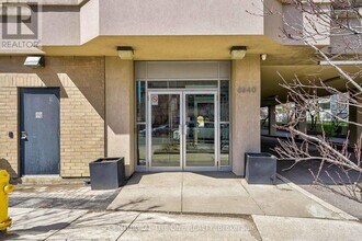 5940 Yonge St in Toronto, ON - Building Photo - Building Photo