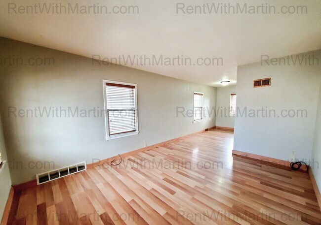 1112-1114 Byron Ave in Waterloo, IA - Building Photo - Building Photo