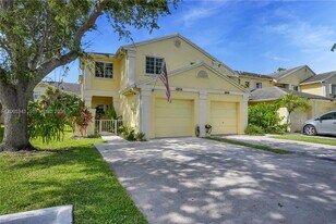 11838 SW 99th St in Miami, FL - Building Photo