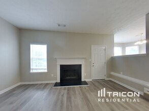 315 Hazelhurst Dr in Covington, GA - Foto de edificio - Building Photo