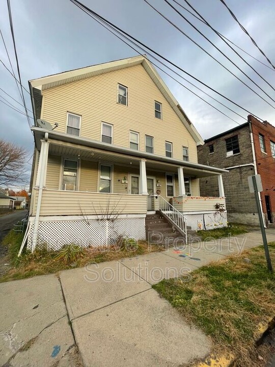 16-18 Laurel St in Wilkes-Barre, PA - Foto de edificio