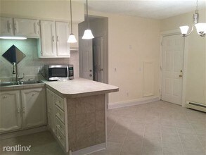 46 Stearns St in Bristol, CT - Foto de edificio - Building Photo