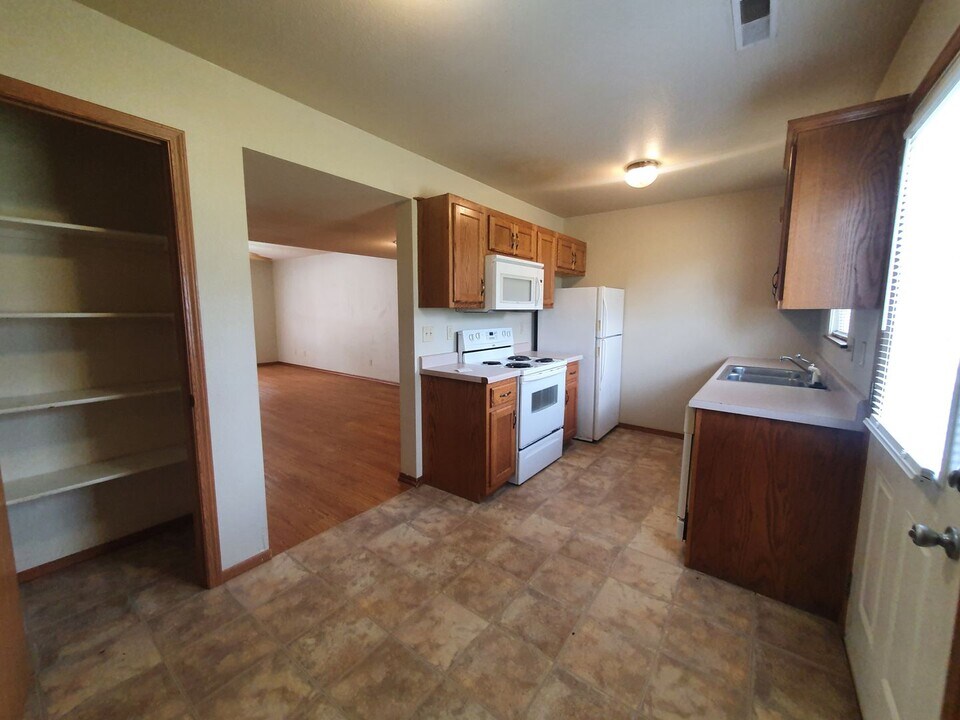 20390 Skyview Dr in Waynesville, MO - Building Photo