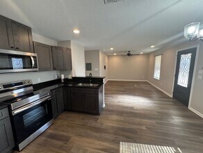 1121 N 10th St in Waco, TX - Building Photo - Building Photo