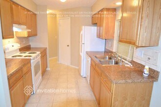 344 Yorkshire St in Port Charlotte, FL - Foto de edificio - Building Photo