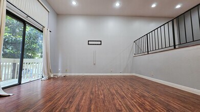 8283 Willis Ave in Los Angeles, CA - Building Photo - Building Photo
