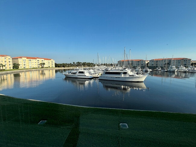 property at 14 Harbour Isle Dr W