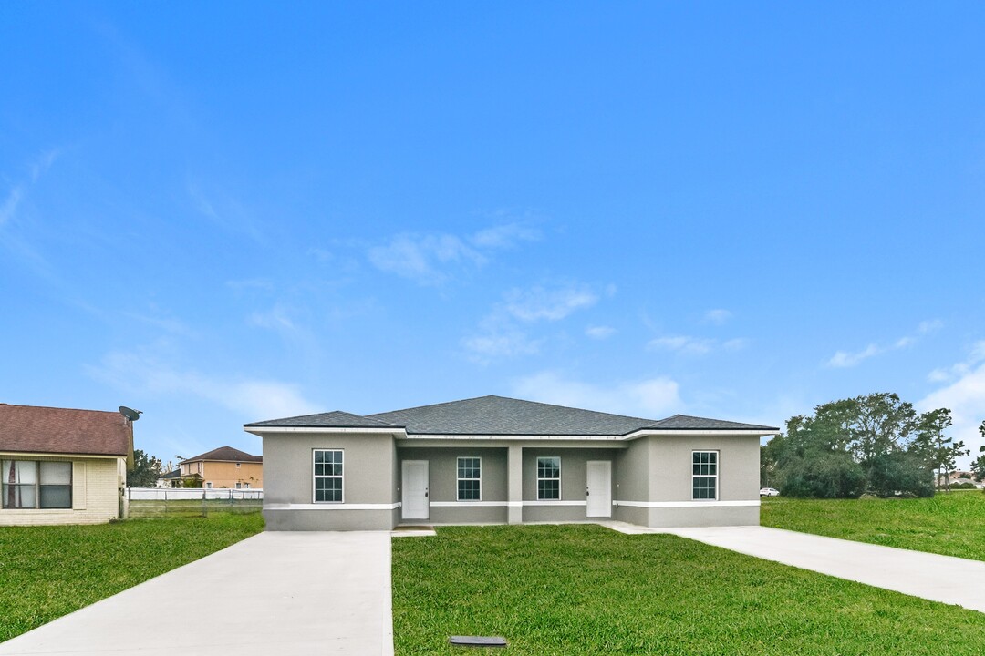 530 Imperial Pl in Kissimmee, FL - Building Photo