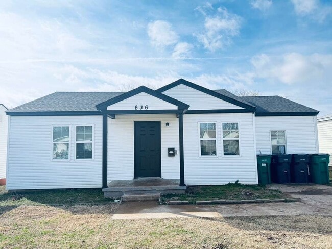 property at 636 NE 34th St