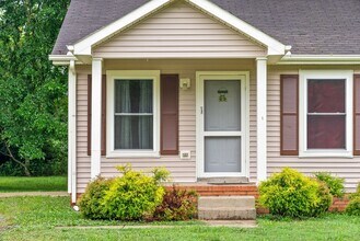 135 E St in Clarksville, TN - Building Photo - Building Photo